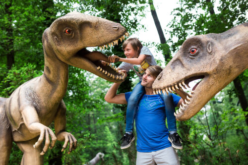 Familie im Saurierpark Kleinwelka