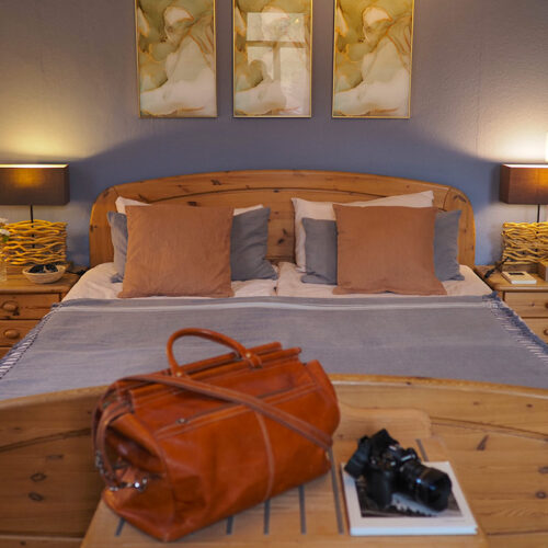 Schlafzimmer mit Doppelbett + Einzelbett + Balkon - Wohnung Ostrau
