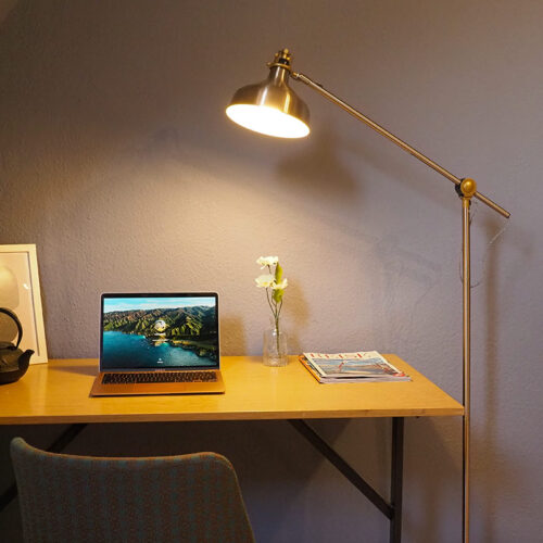 Schlafzimmer mit Doppelbett und Schreibtisch - Wohnung Ostrau